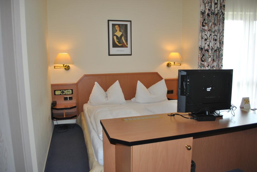 Hotel Garni Am Schaefersberg Niedernhausen Pokoj fotografie