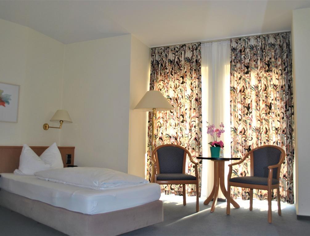 Hotel Garni Am Schaefersberg Niedernhausen Pokoj fotografie
