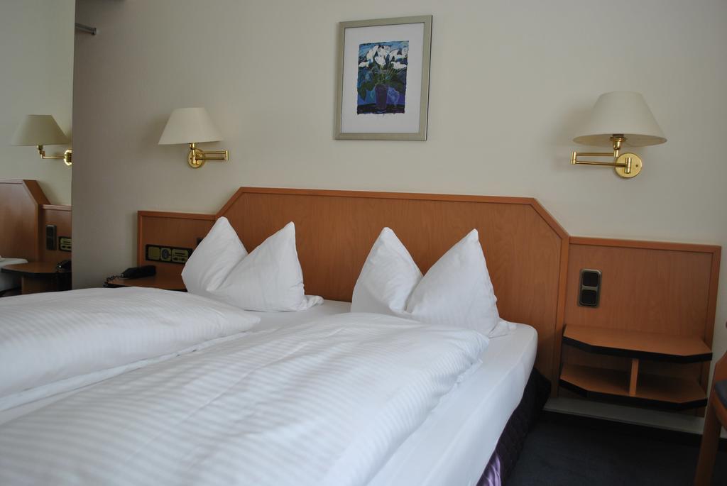 Hotel Garni Am Schaefersberg Niedernhausen Pokoj fotografie